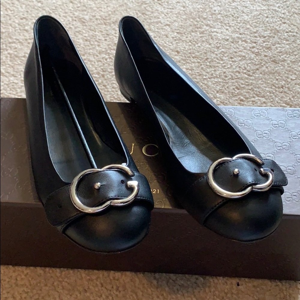 GUCCI FLATS WITH SILVER BUCKLES